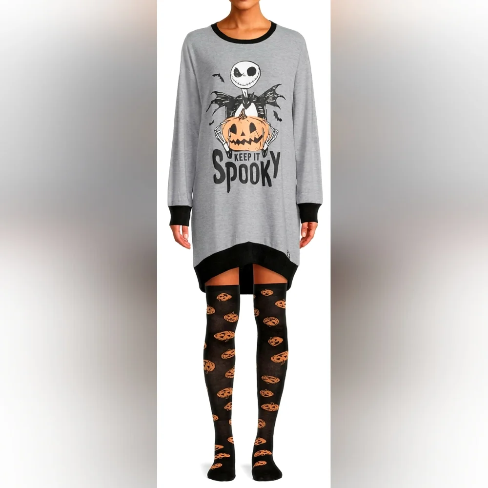 💀Nightmare Before Christmas🎄🎄Sleepshirt with Socks🎄NWT - Picture 1 of 5